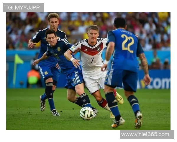 世界杯精彩回顾：球星对决与历史性时刻的完美交织